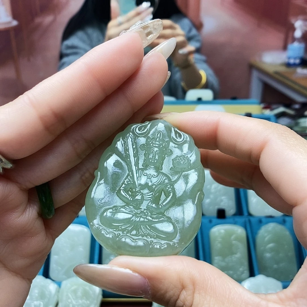 和田玉颈饰未镶嵌笑**生