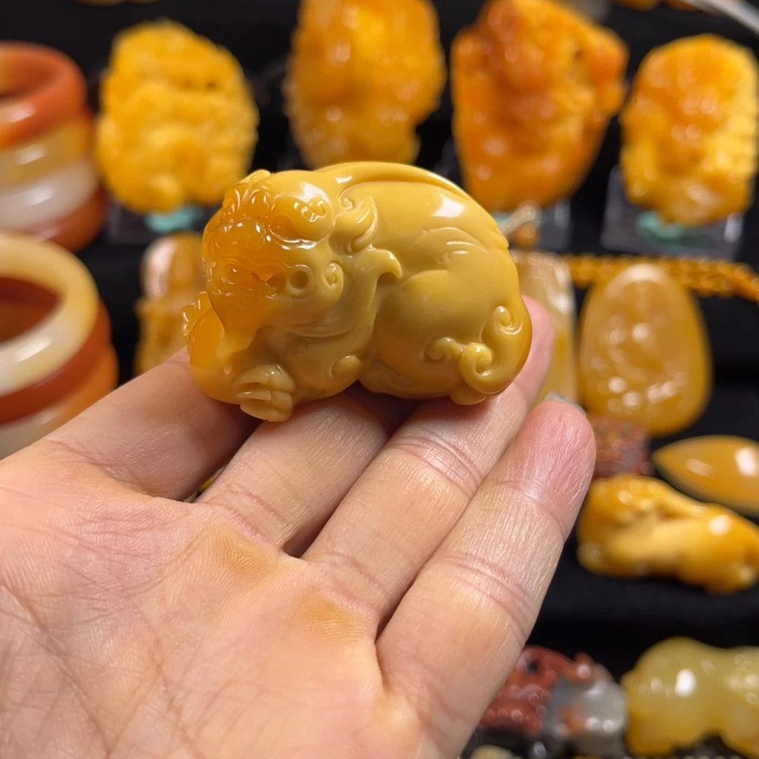 石英质玉（黄龙玉）未镶嵌貔貅z*x