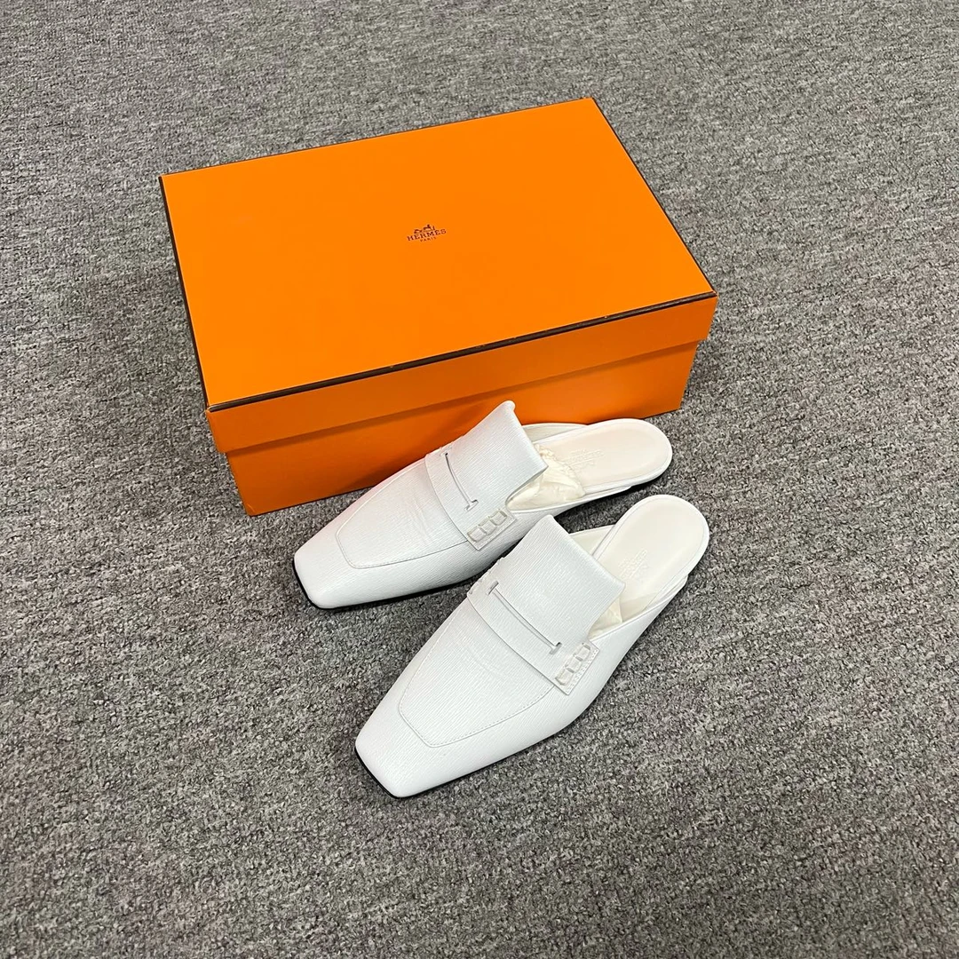 全新未使用 Hermes/爱马仕 Hermes 白色平底拖鞋 37码