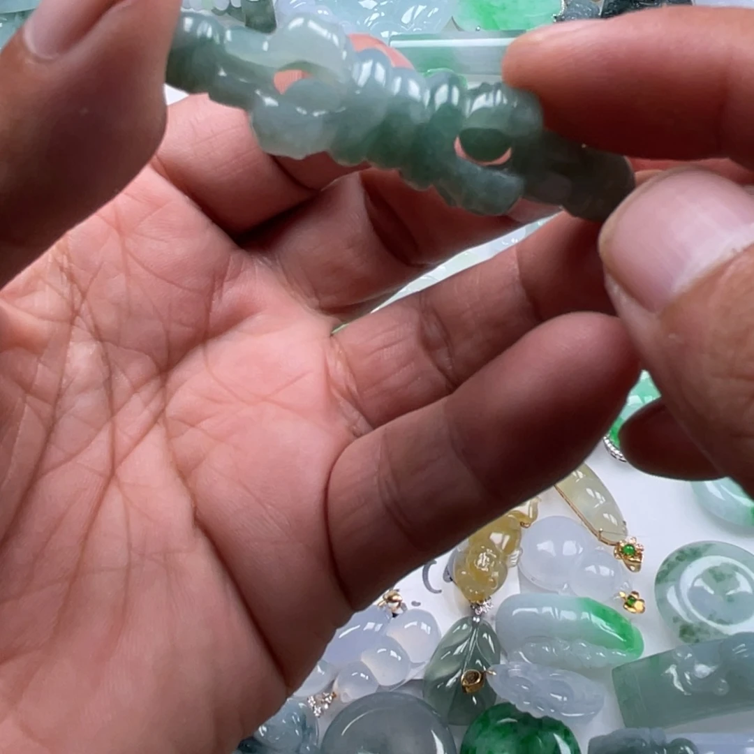 翡翠未镶嵌颈饰翡翠冰飘花