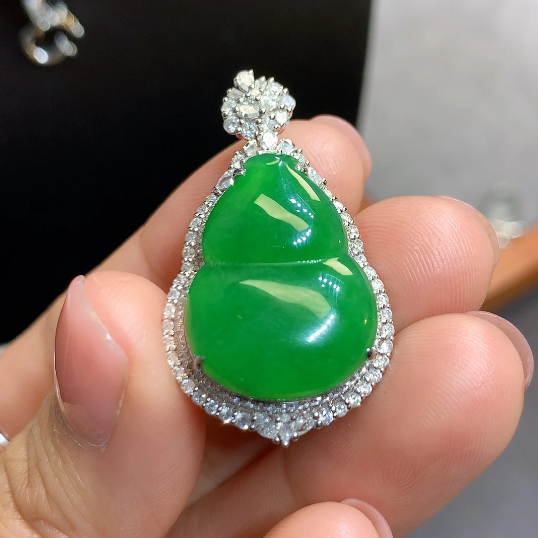 翡翠吊坠(不含链)18K金镶嵌