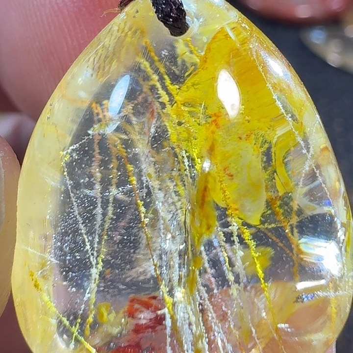 鱼***行未镶嵌颈饰水晶我
