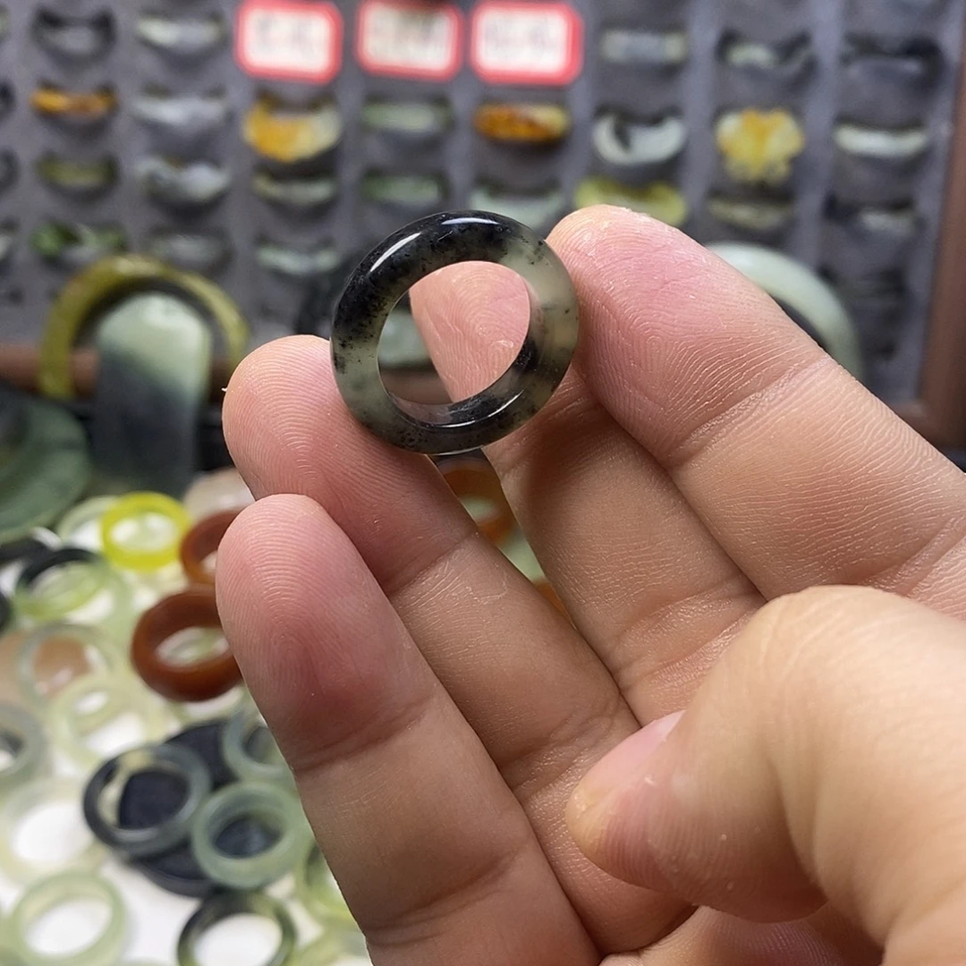 蛇纹石玉未镶嵌戒指