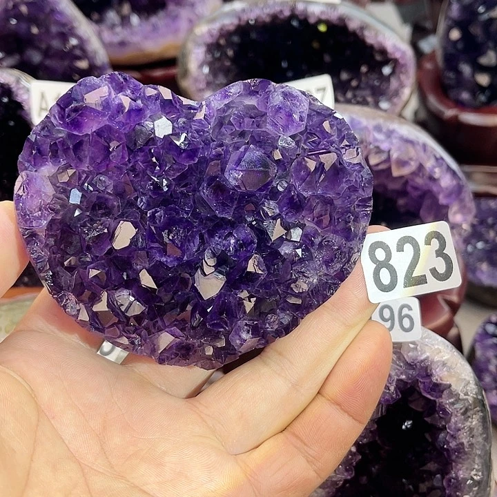 未镶嵌水晶大型摆件（非配饰）