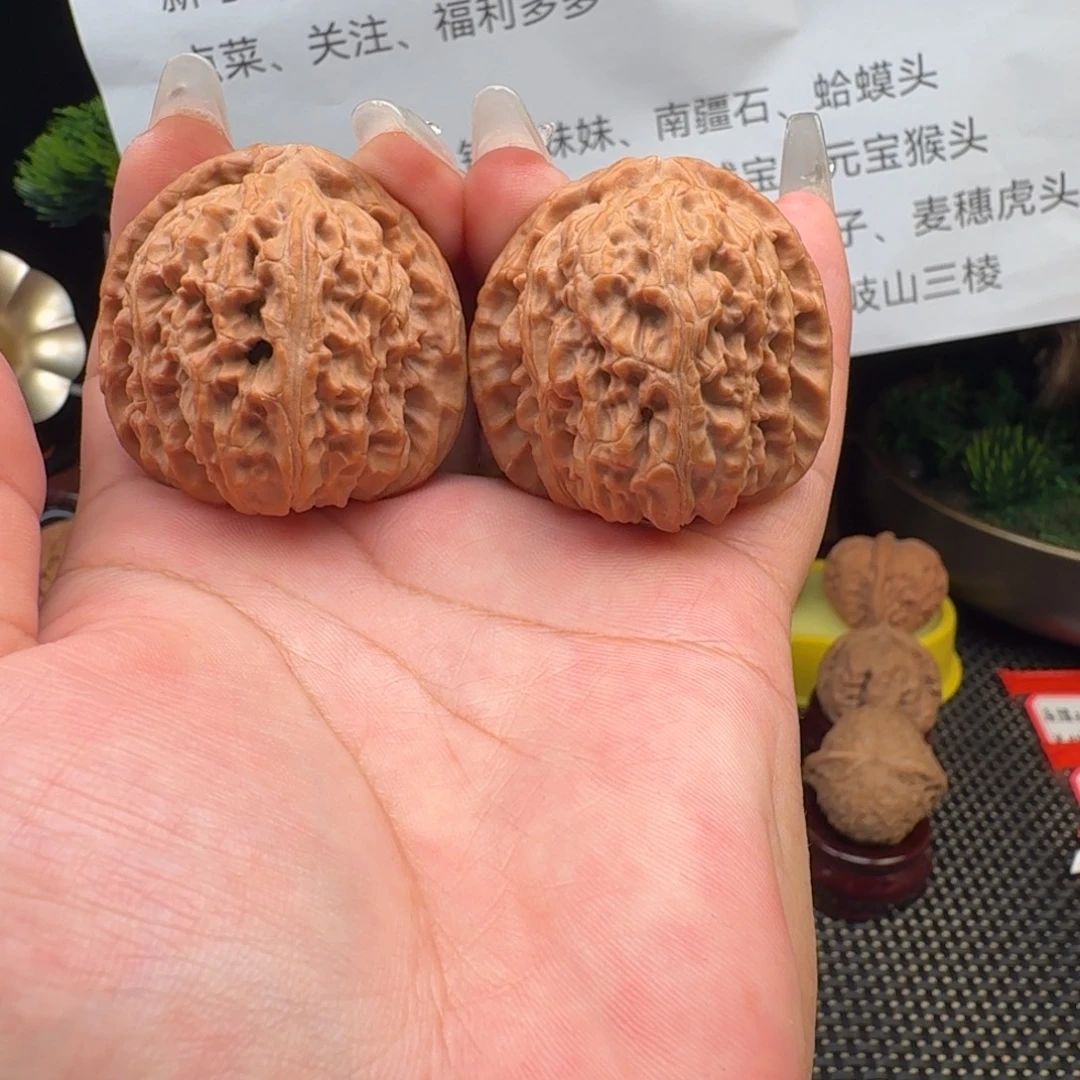 春***里把件文玩核桃全品无修白狮子41尺