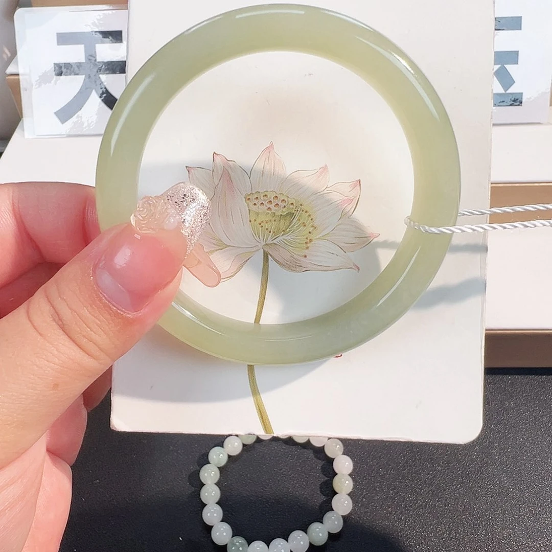 和田玉手镯未镶嵌