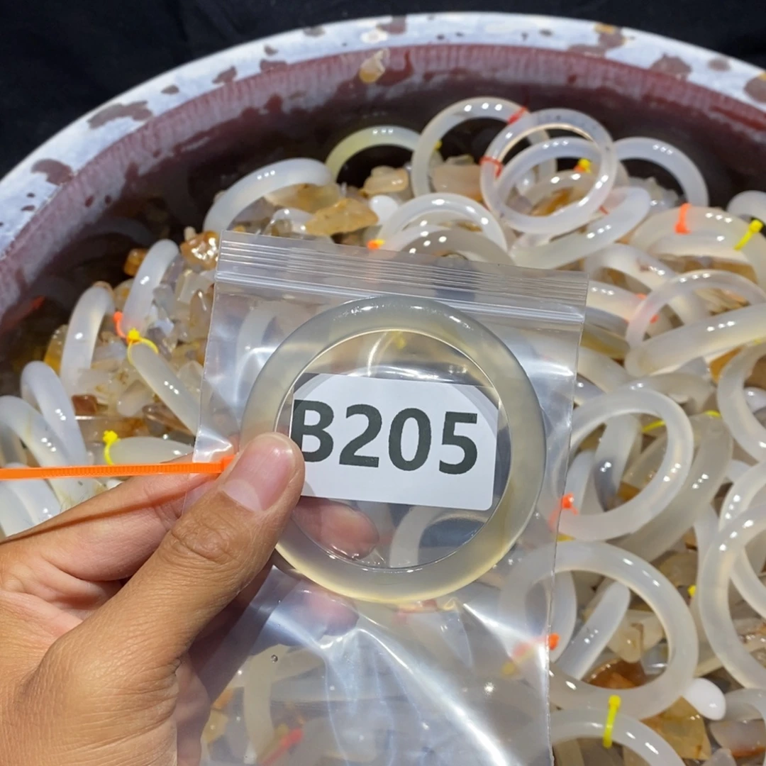 嘟***王玛瑙/玉髓未镶嵌手镯