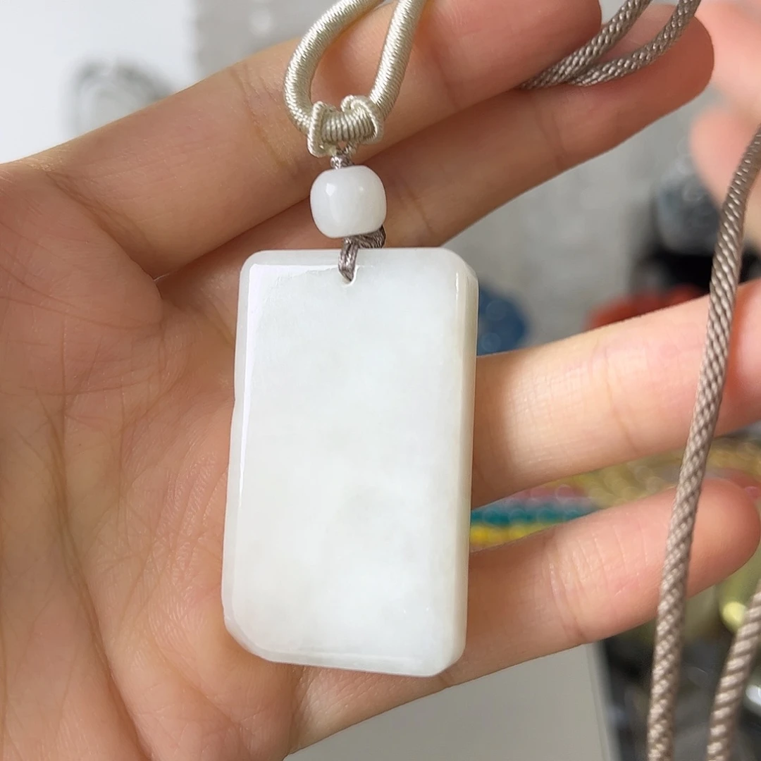 颈饰未镶嵌和田玉矿坑