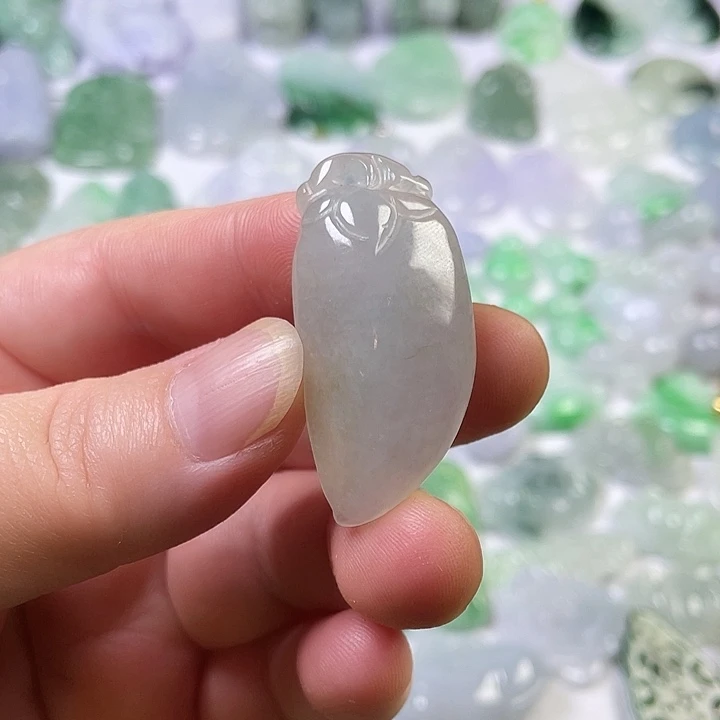 翡翠未镶嵌颈饰福瓜