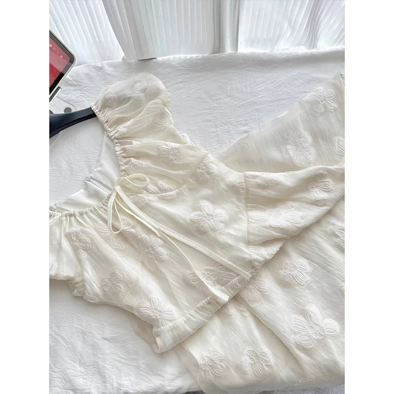 茶歇法式温柔风方领泡泡袖连衣裙女夏季高级感气质收腰显瘦长裙子