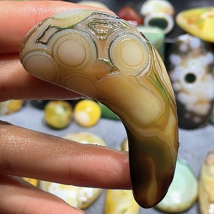 珠宝奇石玛瑙未镶嵌