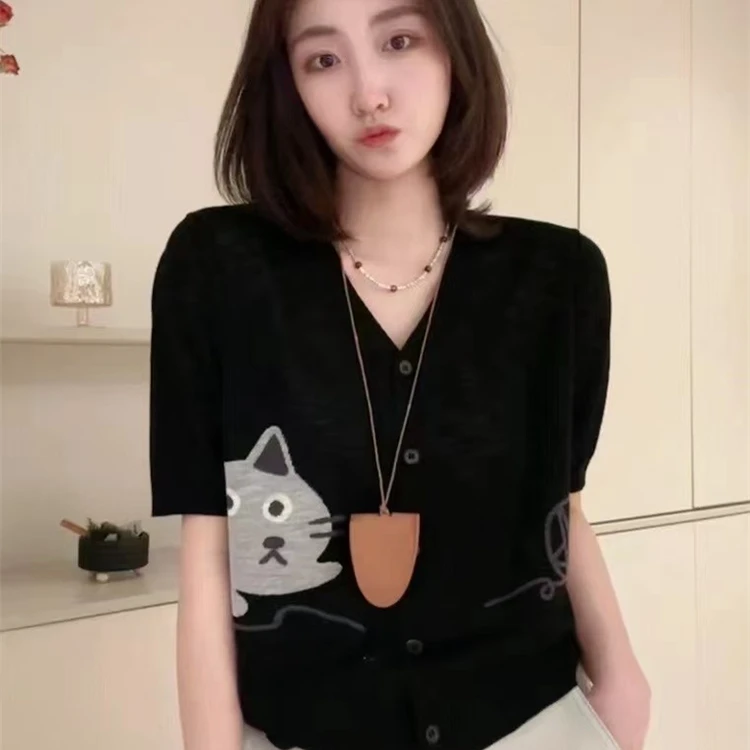 2025夏季新款时尚洋气减龄V领冰丝针织开衫女短袖卡通外搭上衣潮