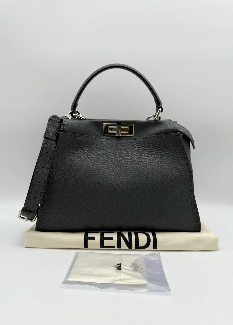 95新 FENDI/芬迪 peekaboo 中号 灰色手提包单肩斜挎包10092