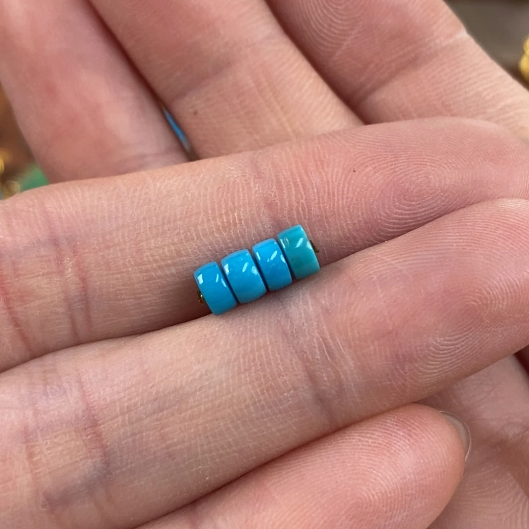 绿松石未镶嵌。直切