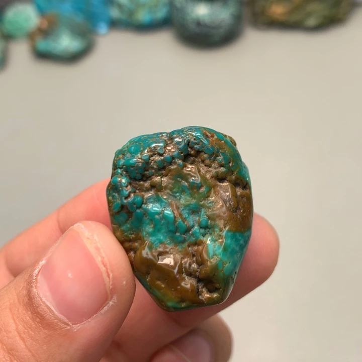 绿松石未镶嵌颈饰