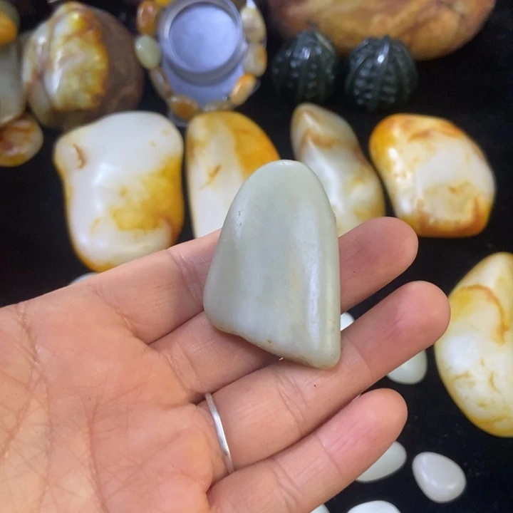 和田玉（糖玉）未镶嵌挂件