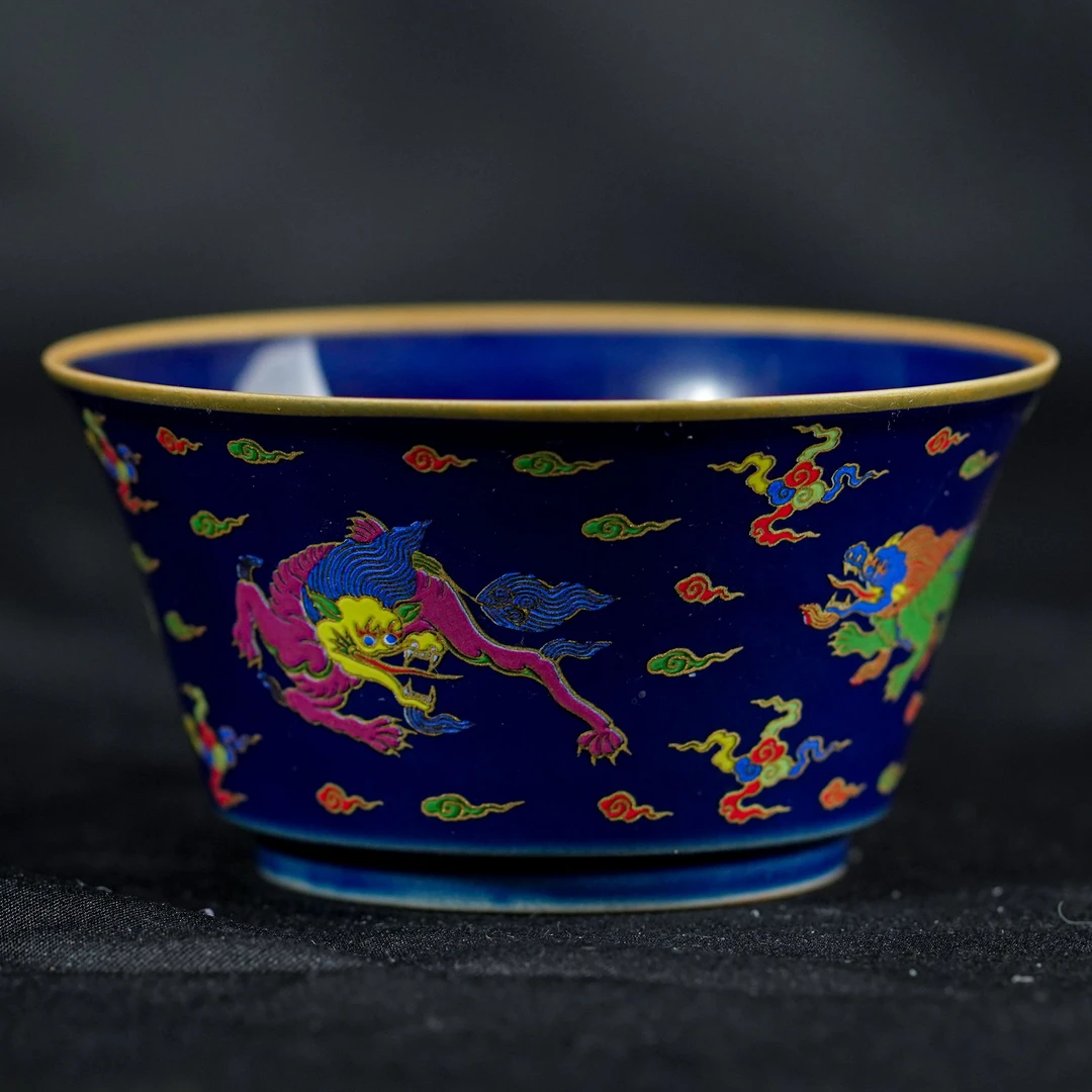 明代成化珐琅彩描金神兽纹杯BZYDM01075