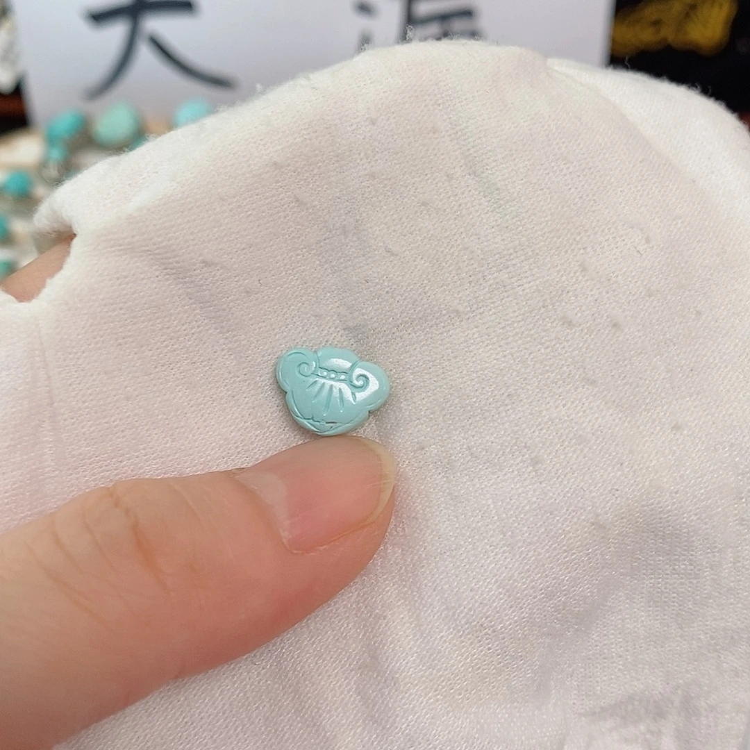 南红玛瑙未镶嵌珠宝奇石