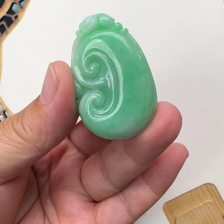 定制翡翠未镶嵌如意