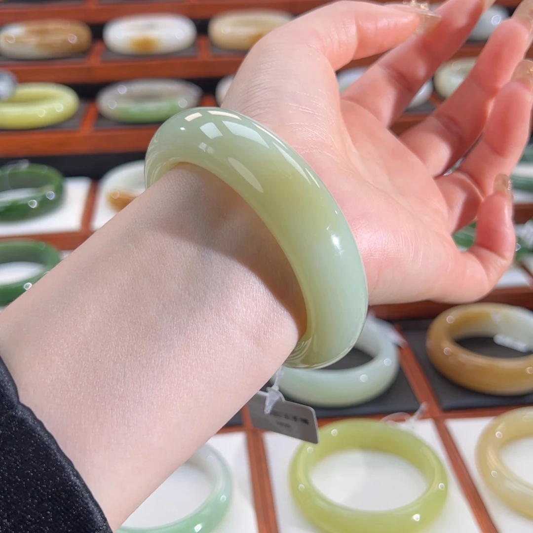 和田玉（糖玉）手镯未镶嵌