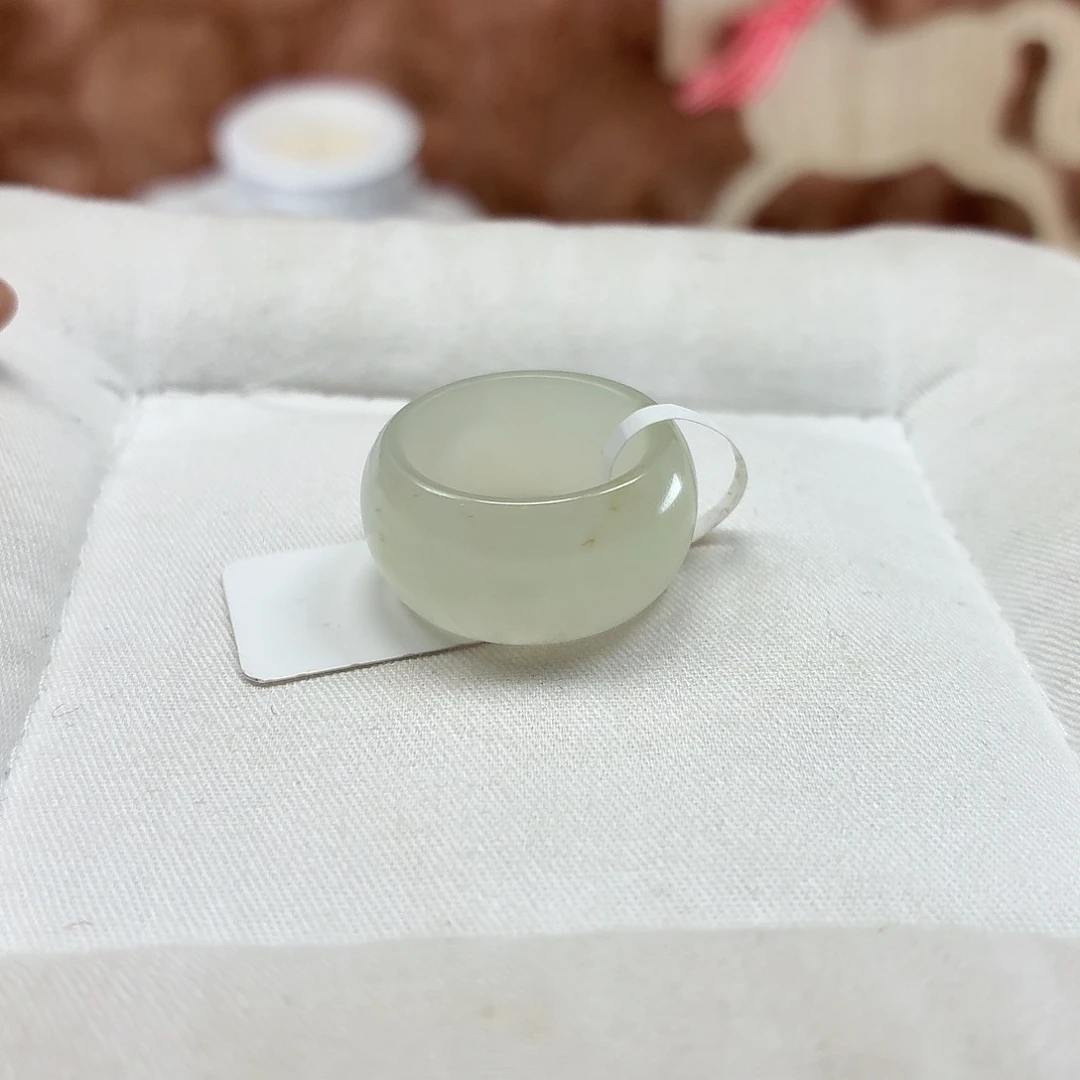 和田玉未镶嵌戒指飘糖轮胎