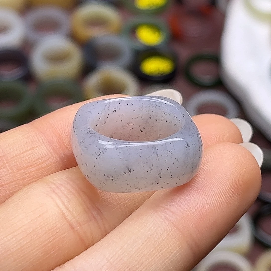 茉***薰和田玉未镶嵌戒指