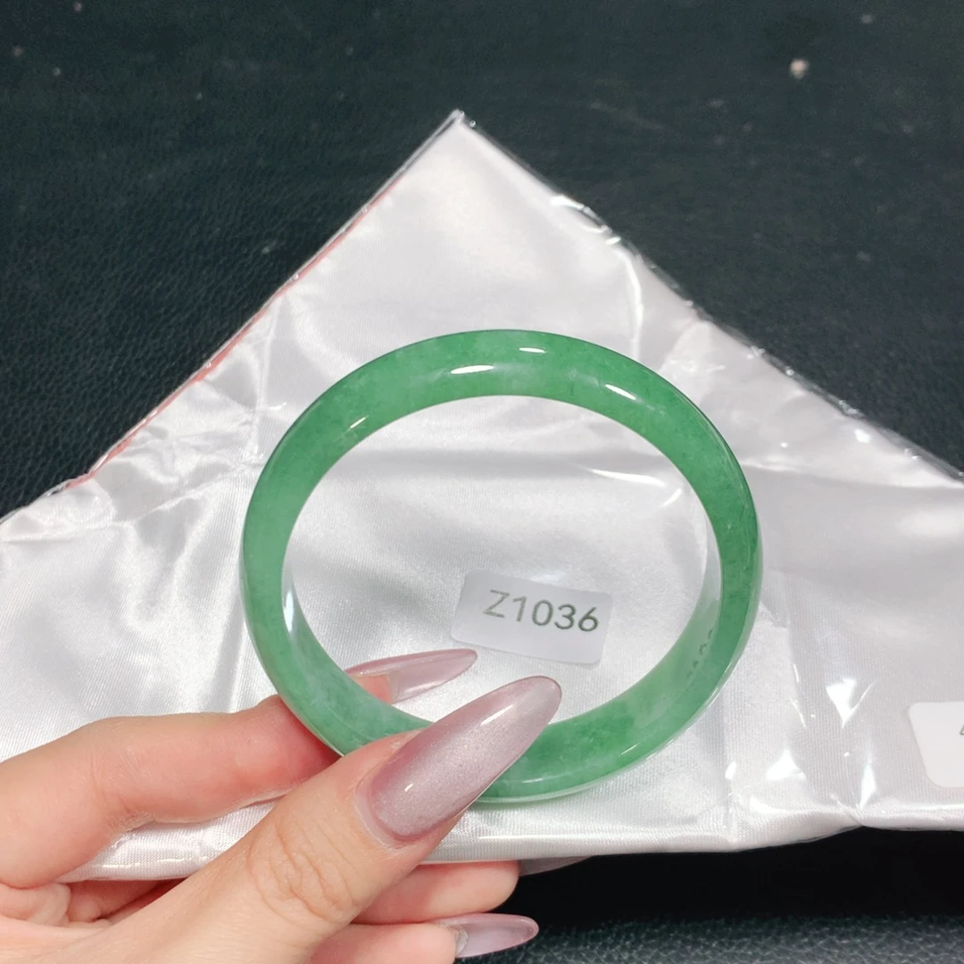 翡翠未镶嵌手镯天然翡翠手镯04