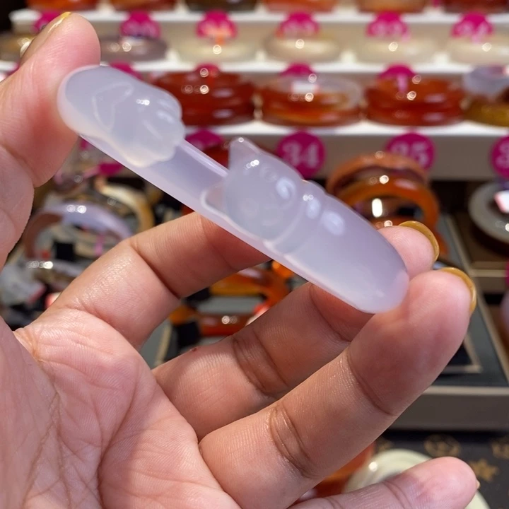 玛瑙/玉髓手镯未镶嵌红*