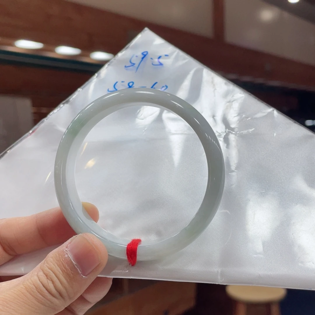 翡翠手镯未镶嵌买断