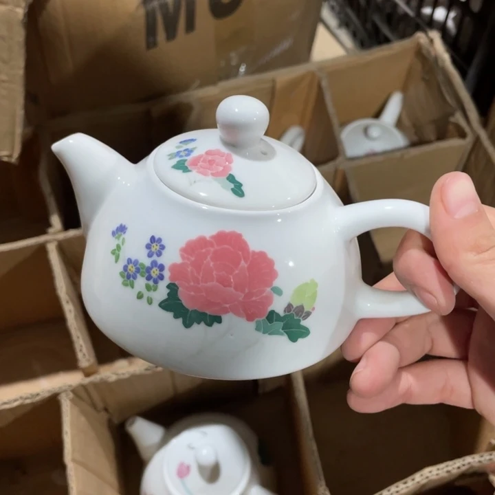 摆件陶瓷盘子碗砂锅都有