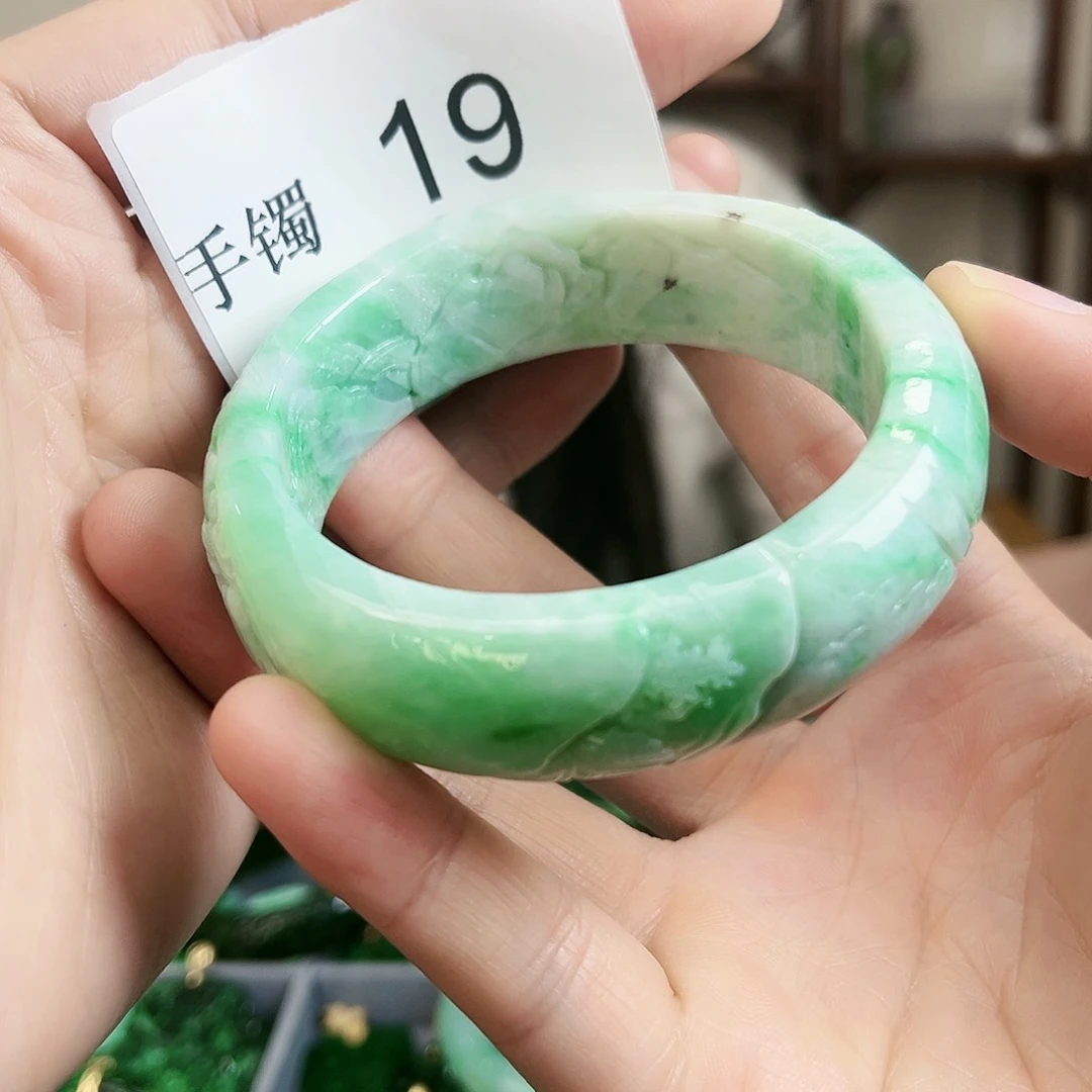 翡翠手镯未镶嵌手镯60.8