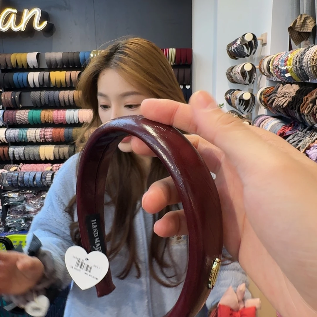 静***然非金属红色发箍哦