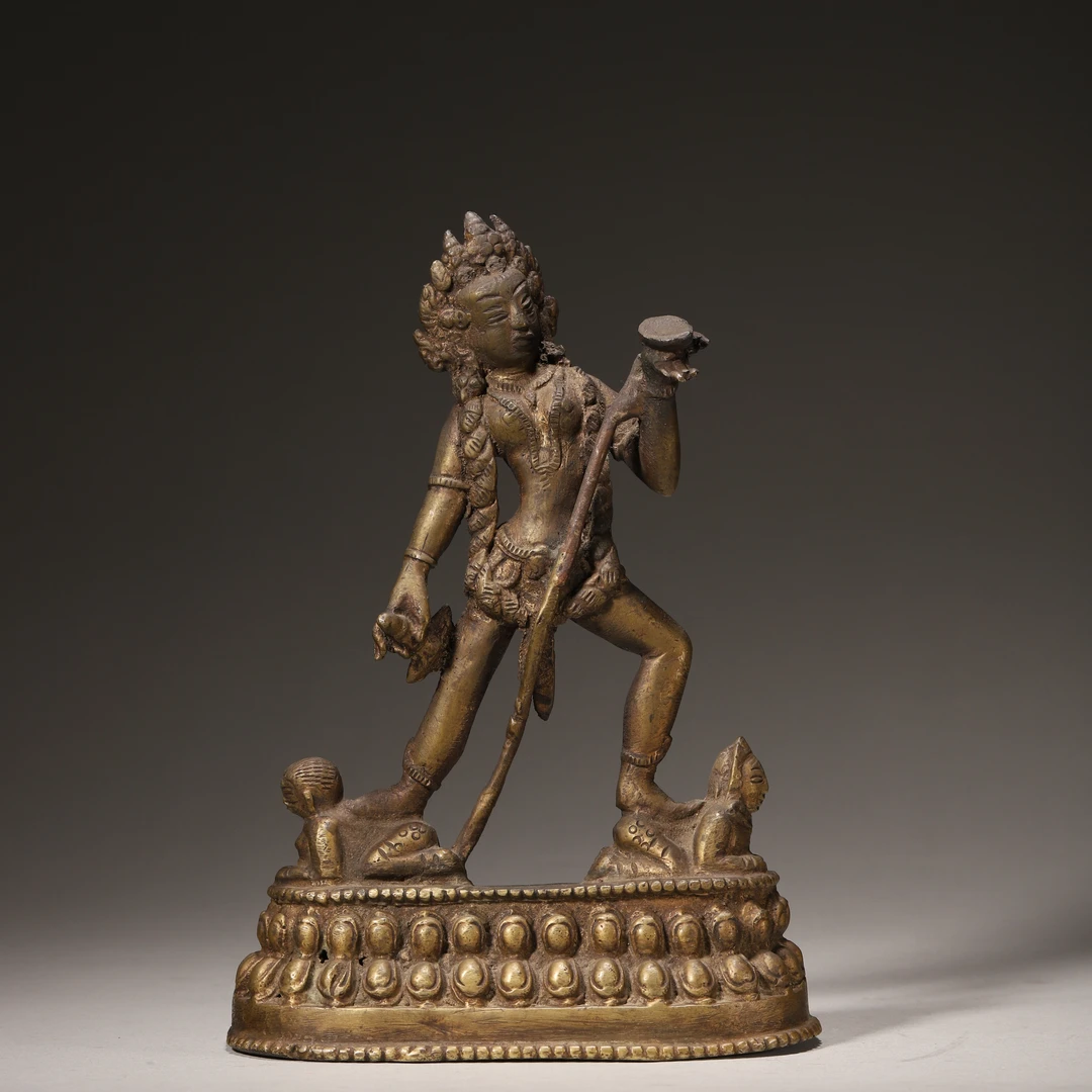 Lot10 清代 空行母铜造像