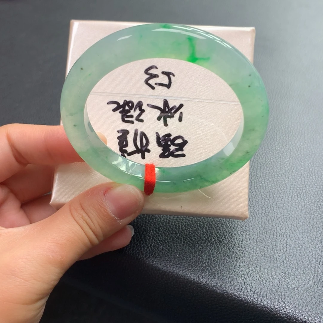 翡翠未镶嵌手镯6号53泥鳅背冰绿强推性价比（小六品质）大漏价