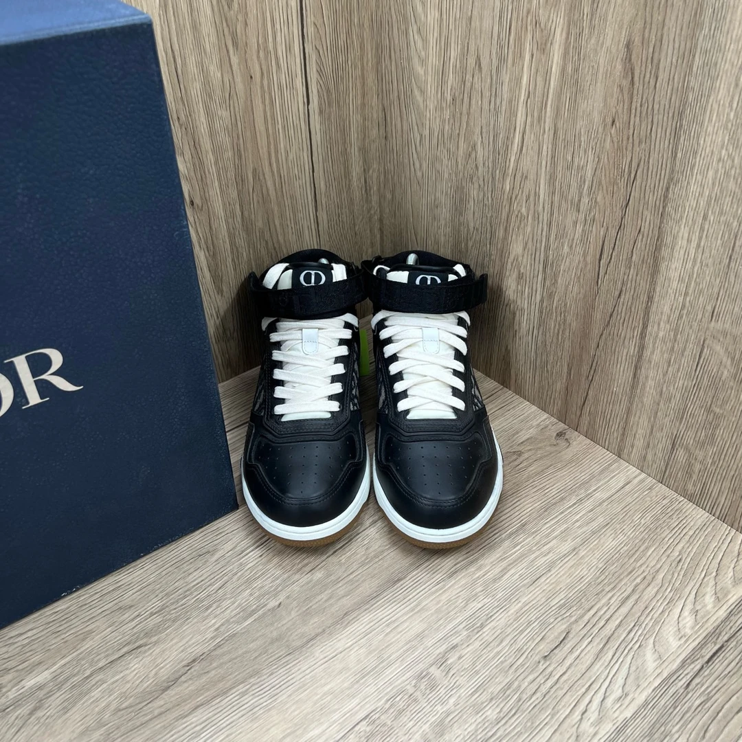 95新 DIOR/迪奥 B27 黑白中帮板鞋 39码/原盒