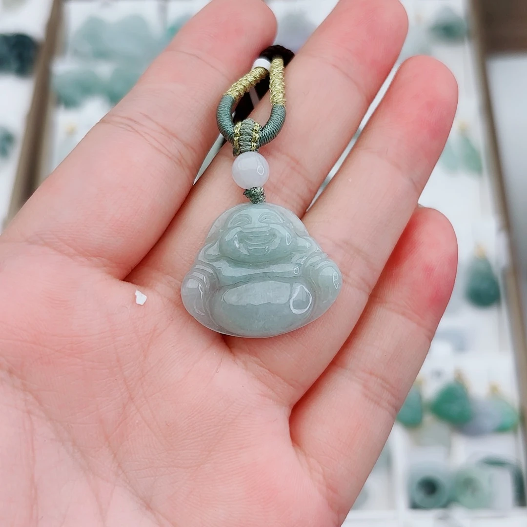 翡翠颈饰未镶嵌佛公