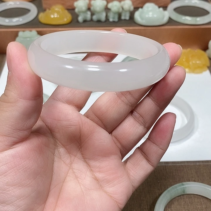 石英质玉手镯未镶嵌子**妈