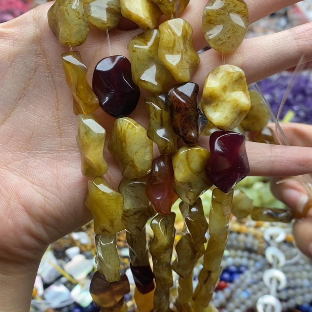 玛瑙/玉髓未镶嵌珠宝半成品一条纯天然老岫玉荷叶15×20mm