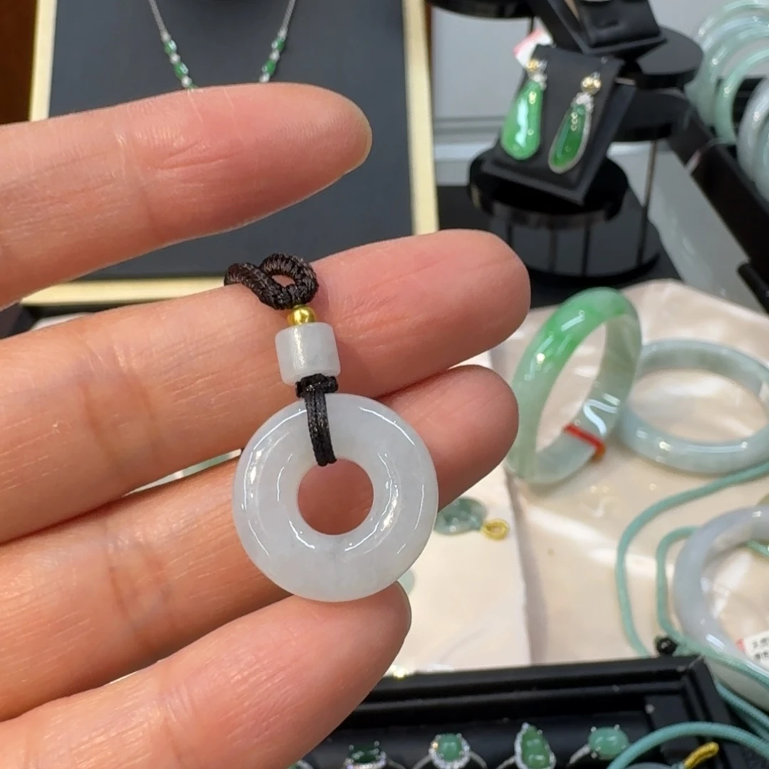 翡翠未镶嵌颈饰甜甜圈1