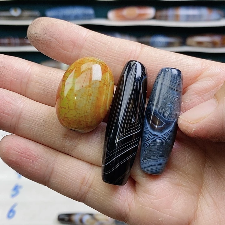 ****雅玛瑙/玉髓未镶嵌颈饰