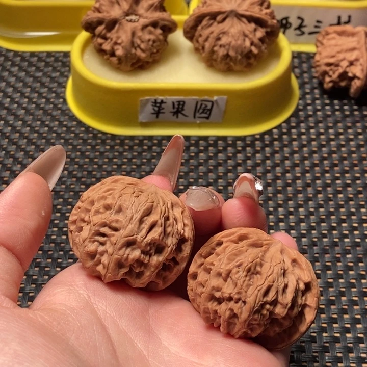 吊坠文玩核桃39全品苹果园