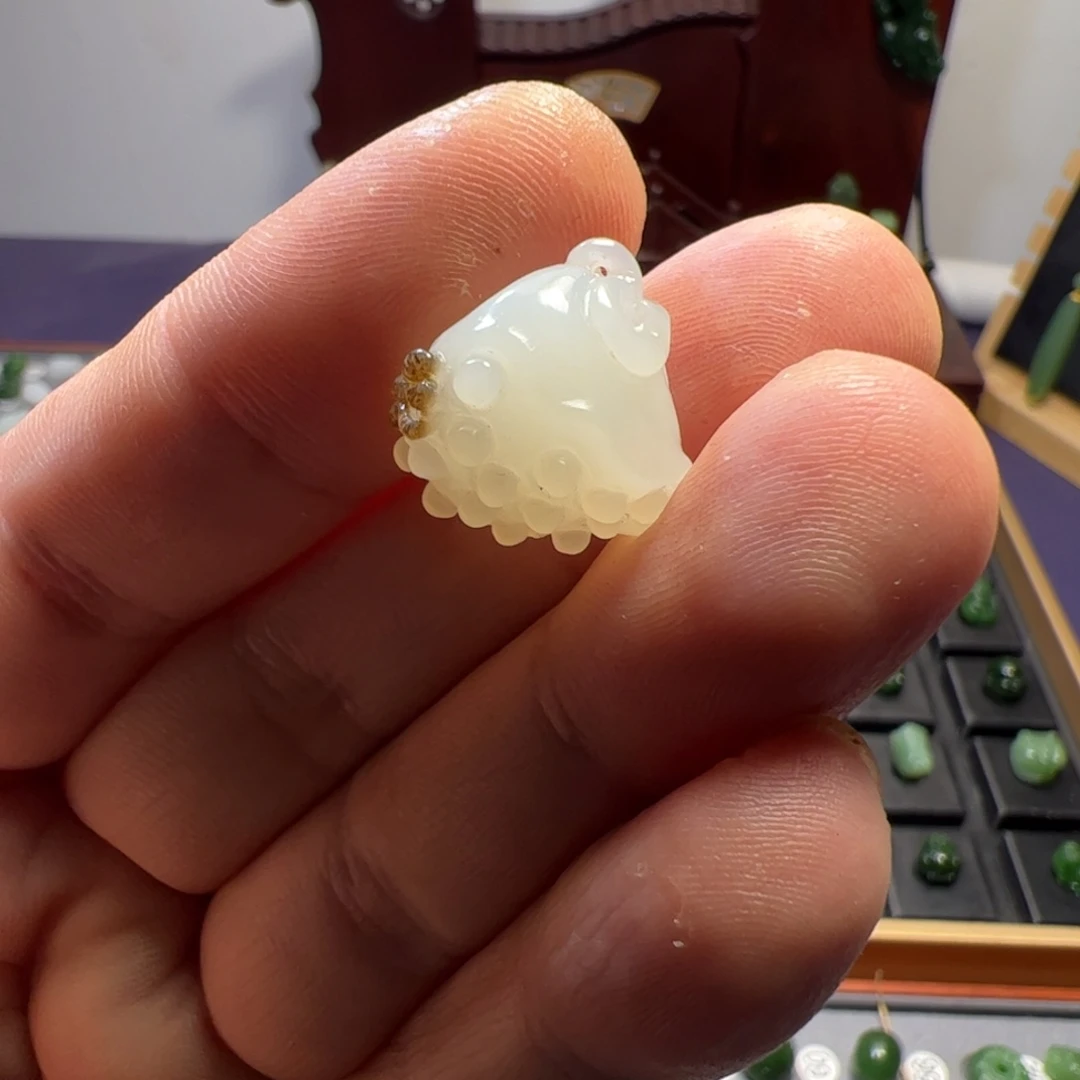 和田玉颈饰未镶嵌春***秀