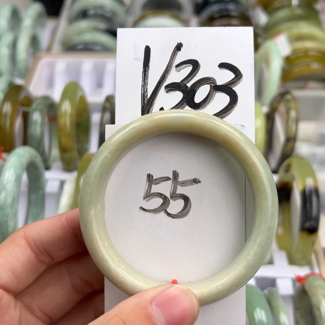 岫玉手镯未镶嵌天然岫玉