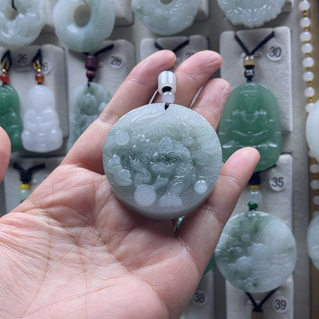 石英质玉（金丝玉）未镶嵌颈饰