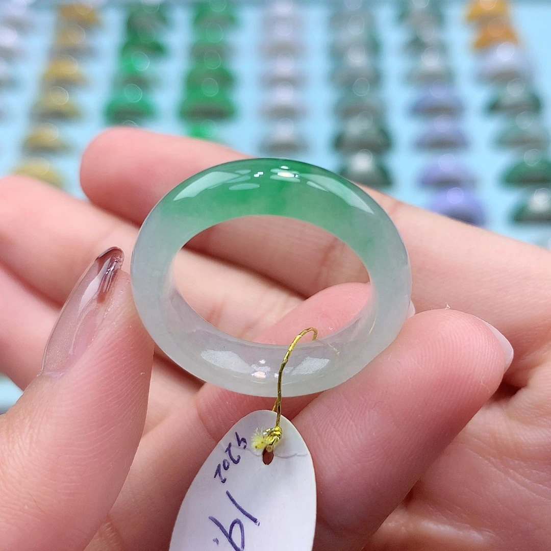 未镶嵌戒指翡翠晴****?19