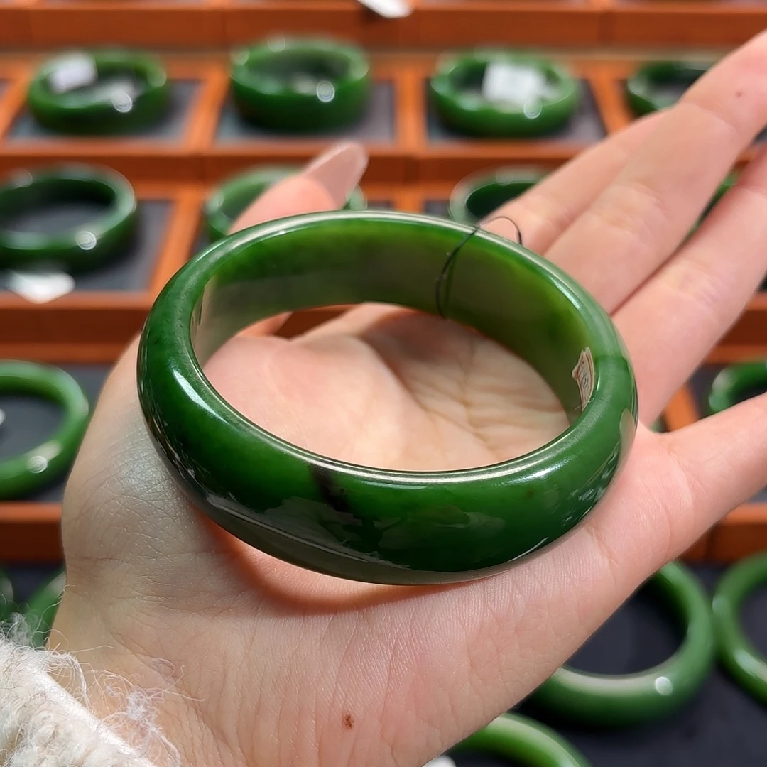 和田玉（碧玉）未镶嵌手镯红皮白加绿5960