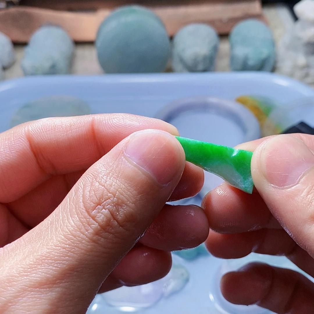 双***双翡翠未镶嵌颈饰588