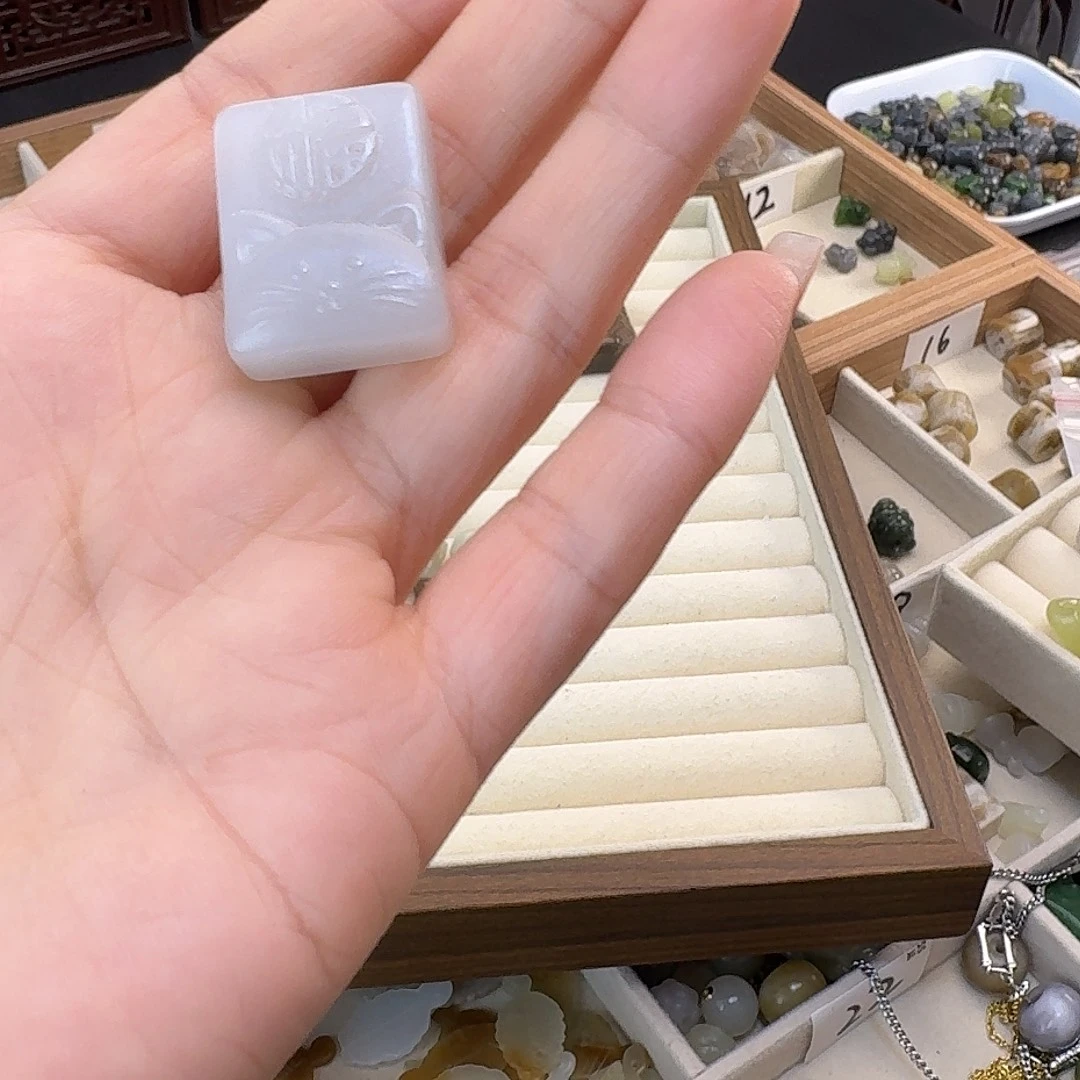 ****嘟和田玉未镶嵌珠宝半成品