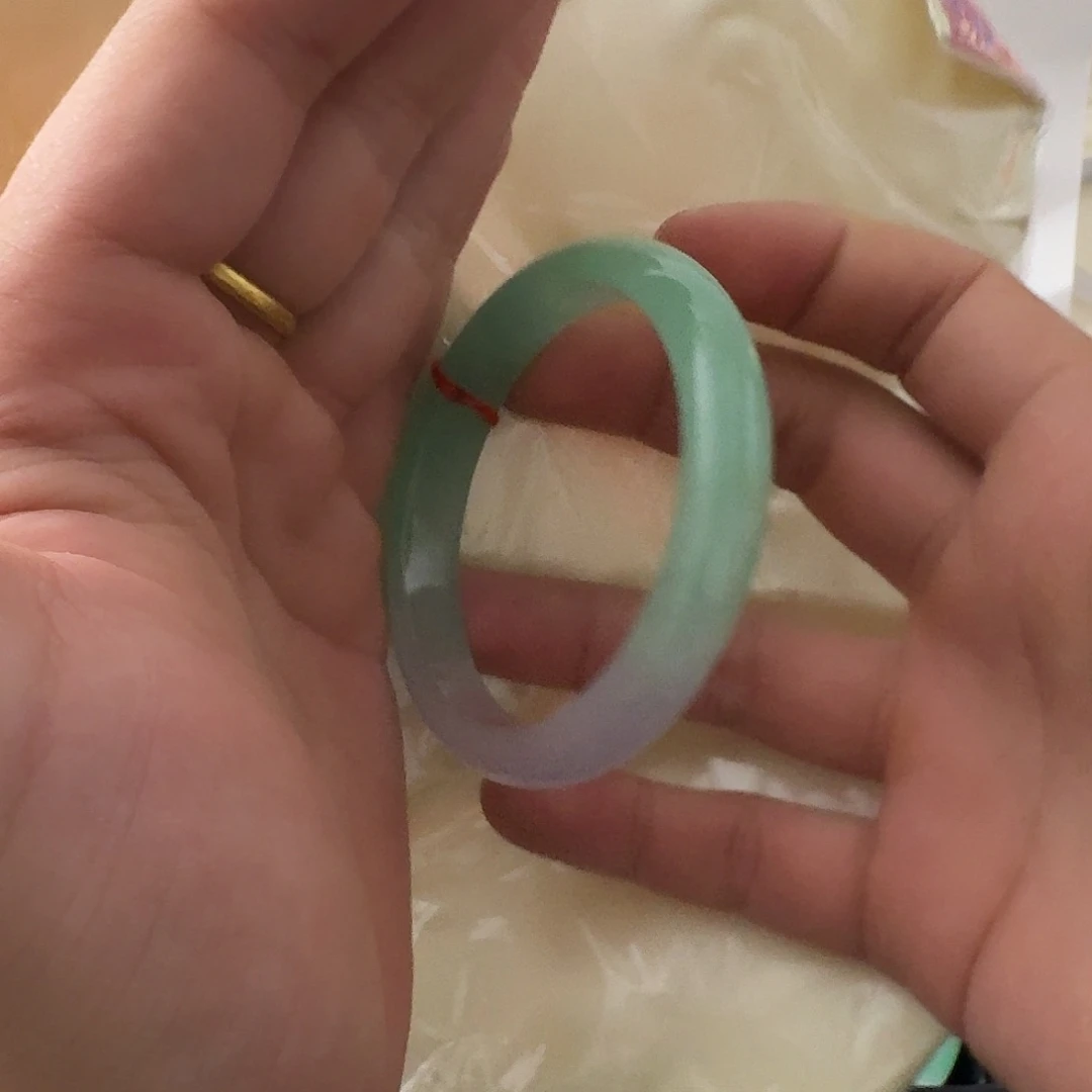 无非金属缅绿飘花手镯