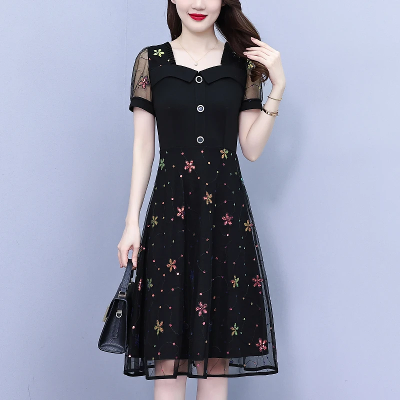 高贵上档次女装2025夏季镂空绣花网纱拼接修身时尚连衣裙阔太太